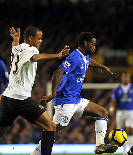 仅仅依靠自 仅仅依靠自